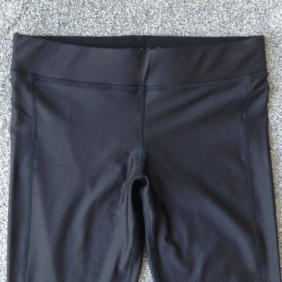 ⭐UNDER ARMOUR COMPRESSION CAPRI LEGGINGS in Black, size Large – LIKE NEW⭐ - Picture 2 of 6